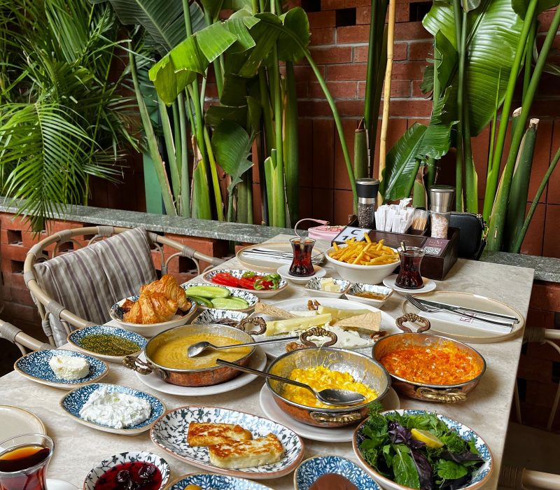 The Hama Garden geleneksel serpme kahvaltı tabağı